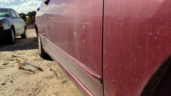 2006 Mitsubishi Galant Front Door RH 4DR P06 Ultra Red Pearl — photo 4