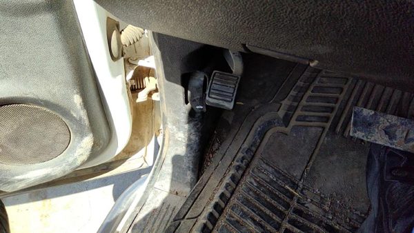 07-14 Chevy Silverado 2500 Driver Left Lower Kick Trim Panel Oem Ebony 19D — photo 4