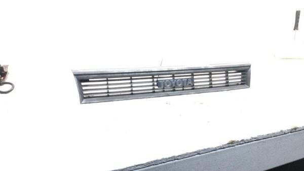 1988-1992 Corolla Station Wagon Front Grille Oem 5310112670 — photo 7