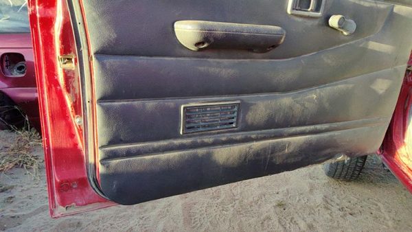 1995-1997 Nissan Hardbody Driver Left Front Door Trim Panel Gray — photo 7
