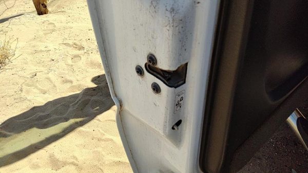 2001-2007 Sierra 1500 Hd Driver Left Rear Door Latch With Rods/Cables Oem Back — photo 4