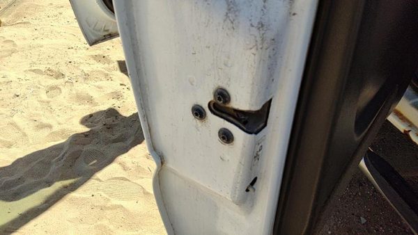 2001-2007 Sierra 1500 Hd Driver Left Rear Door Latch With Rods/Cables Oem Back — photo 3