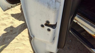 2001-2007 Sierra 1500 Hd Driver Left Rear Door Latch With Rods/Cables Oem Back