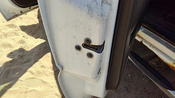 2001-2007 Sierra 1500 Hd Driver Left Rear Door Latch With Rods/Cables Oem Back — photo 1