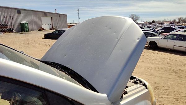 2007 Chevrolet Equinox Hood Silver 67U — photo 2