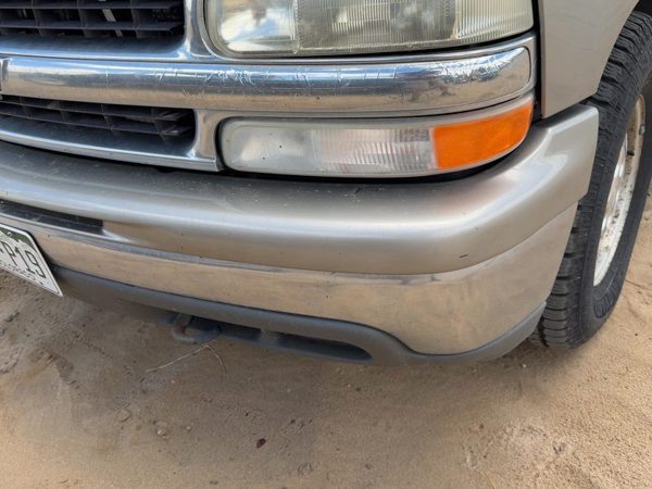 2000-2006 Chevy Suburban Front Bumper With Brackets Assembly Oem Pewter 11U — photo 7