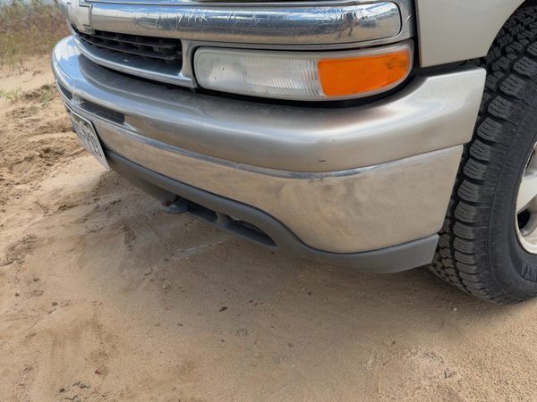 2000-2006 Chevy Suburban Front Bumper With Brackets Assembly Oem Pewter 11U — photo 9