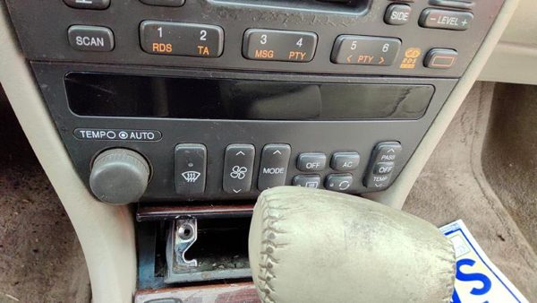 2001 Cadillac Eldorado Heater A/c Control — photo 2