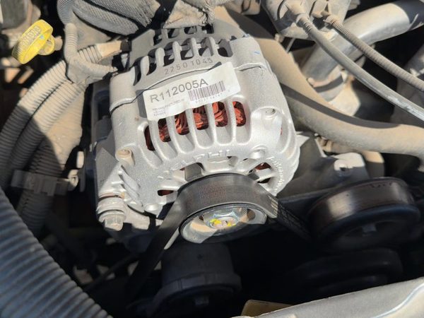 2001-2005 Chevy S10 Blazer Alternator 4.3L 19244795 — photo 3