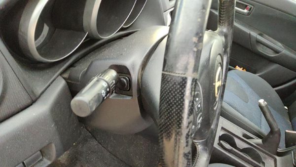 2005 Mazda 3 Steering Column Key BP4K32AM0A — photo 2