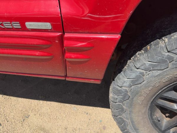 99-04 Grand Cherokee Passenger Moulding From Fender Trim Strip Flame Red Pr4 — photo 2