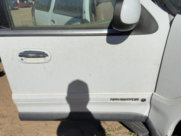 1998 Lincoln Navigator Front Door RH Oxford White Yz — photo 3