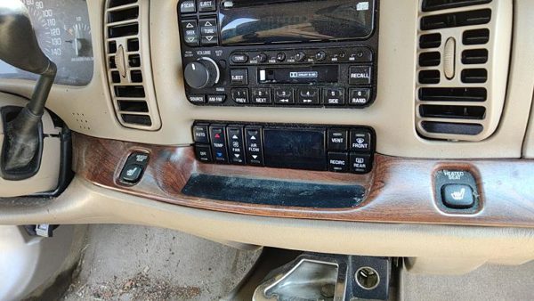 1999 Buick Park Avenue Dash Panel Tan Wood Grain — photo 3