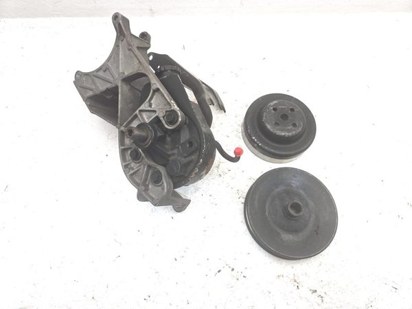 1988-1995 Chevy Silverado 1500 Power Steering Pump With Mount Bracket Oem — photo 1