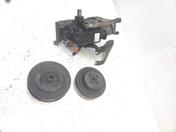 1988-1995 Chevy Silverado 1500 Power Steering Pump With Mount Bracket Oem — photo 4