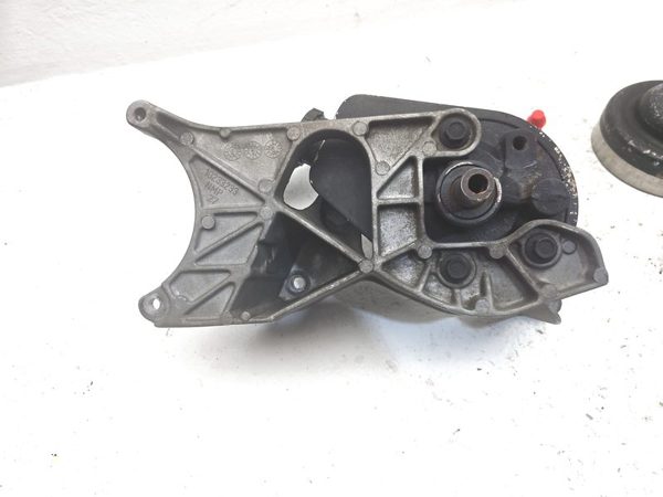 1988-1995 Chevy Silverado 1500 Power Steering Pump With Mount Bracket Oem — photo 6