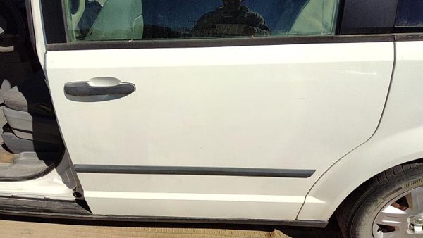 2008 Dodge Grand Caravan Rear Door LH White PW1 — photo 1
