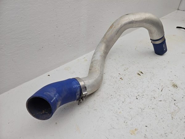 04 Silverado 2500 Passenger Cold Side Intercooler Pipe 6.6L Duramax 15743615 — photo 3