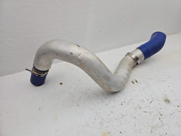 04 Silverado 2500 Passenger Cold Side Intercooler Pipe 6.6L Duramax 15743615 — photo 4