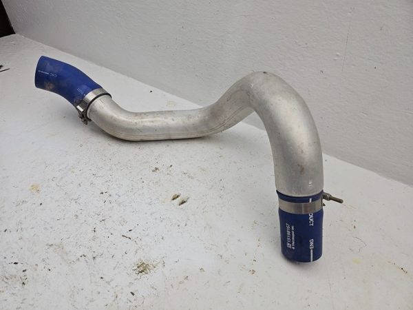 04 Silverado 2500 Passenger Cold Side Intercooler Pipe 6.6L Duramax 15743615 — photo 2