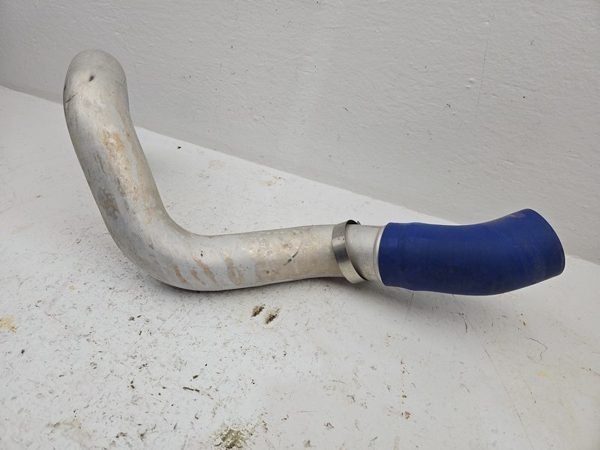04 Silverado 2500 Passenger Cold Side Intercooler Pipe 6.6L Duramax 15743615 — photo 5