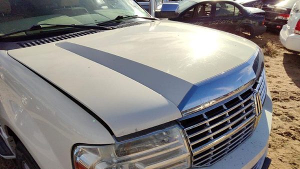 2008 Lincoln Navigator Hood Pv White Chocolate 7L7Z16612A — photo 3