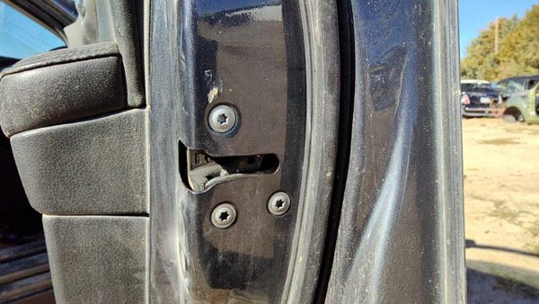2007-2012 Nissan Altima Passenger Right Front Door Latch With Rods/cables 4 Door — photo 1