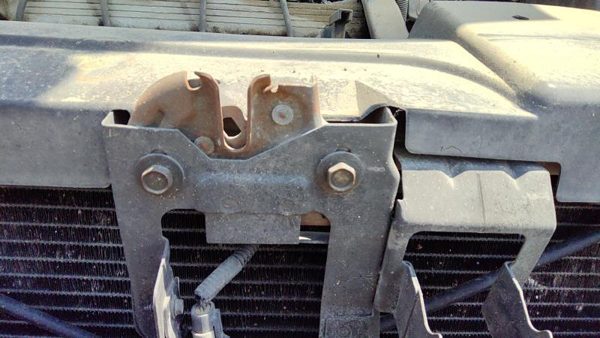1996-1999 Cadillac Deville Hood Latch Assembly With Bracket Oem — photo 2