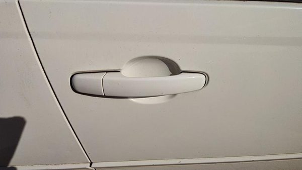 04-08 Chevy New Style Malibu Passenger Right Front Outside Door Handle White 40U — photo 2
