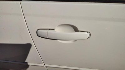 04-08 Chevy New Style Malibu Passenger Right Front Outside Door Handle White 40U