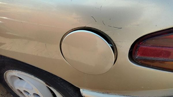 93-96 Saturn Sc2 Coupe Fuel Tank Door With Hinge Gas Lid Oem Filler Gold — photo 2