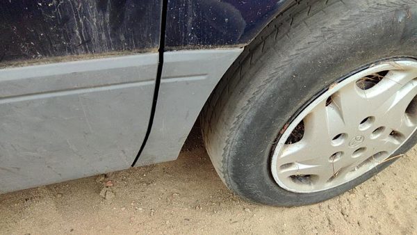 98-03 Toyota Sienna Passenger Right Lower Moulding From Fender Oem Trim Strip — photo 2