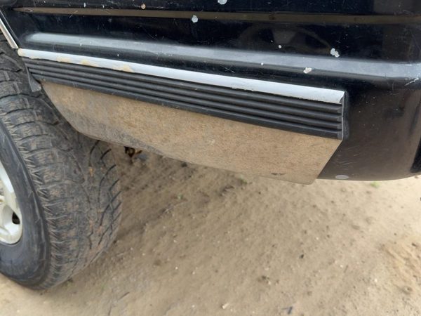1988-1994 Chevrolet K1500 Driver Rear Box Moulding — photo 3