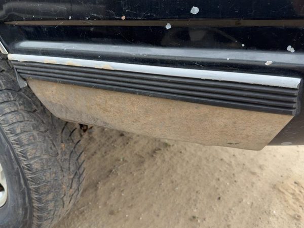 1988-1994 Chevrolet K1500 Driver Rear Box Moulding — photo 2