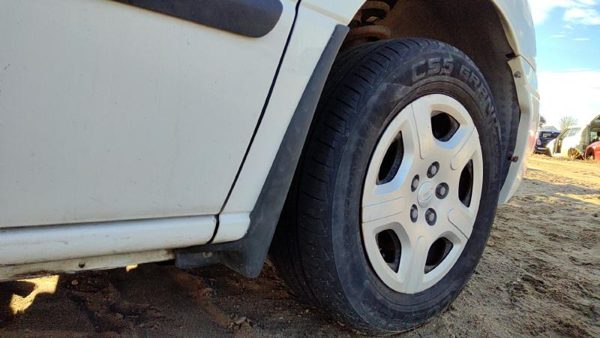 2004-2007 Ford Freestar Passenger Right Moulding From Fender Oem Trim Strip — photo 2