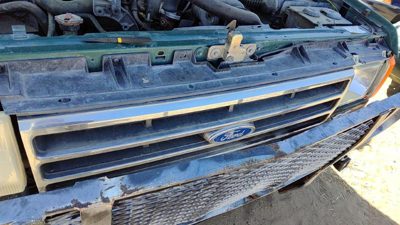 1988 Ford F150 Front Grille Assembly OEM Chrome e9tz8200a