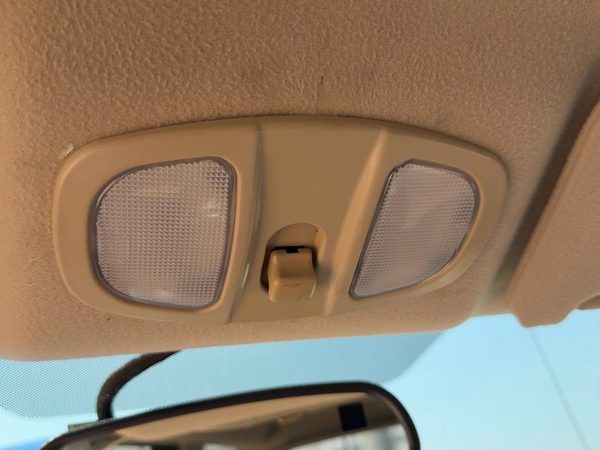 02-05 Vue Redline Overhead Console Oem Dome Light Sun Roof Switch Gray 17D — photo 1