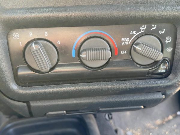 99-05 Chevy S10 Blazer Temperature Control Module Heater AC Head Unit 15098966 — photo 1