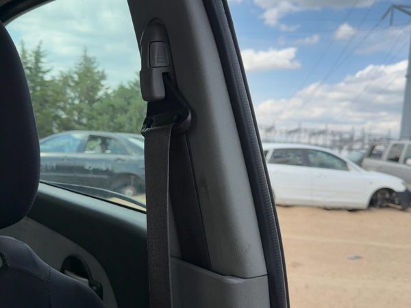 05-09 Chevy Equinox Driver Left Upper B-Pillar Trim Panel Light Gray 14B OEM — photo 2