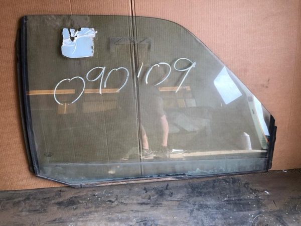 1988 Silverado 2500 Passenger Right Front Side Window Door Glass Oem 15612850 — photo 1