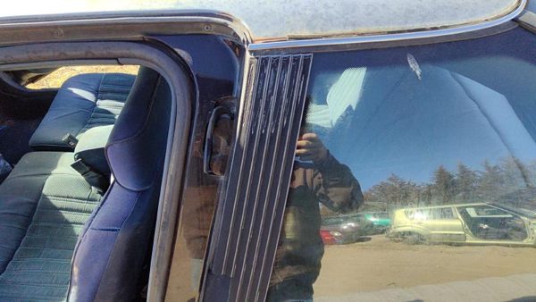 1988-1996 Olds Cutlass Cierra Driver Left Trim Panel Moulding Behind Door Oem — photo 2