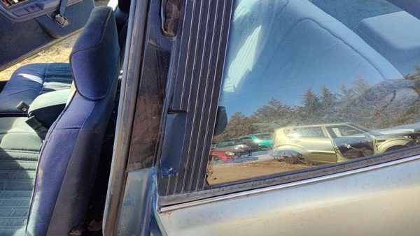 1988-1996 Olds Cutlass Cierra Driver Left Trim Panel Moulding Behind Door Oem — photo 3