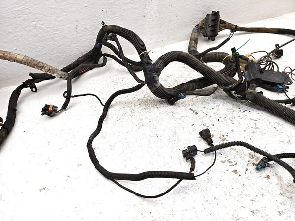 1992-1995 Chevy Suburban Wiring Harness For Engine Oem 5.7L — photo 5