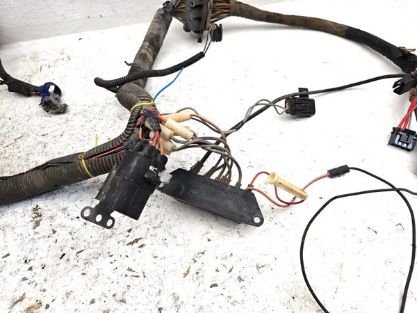 1992-1995 Chevy Suburban Wiring Harness For Engine Oem 5.7L — photo 7