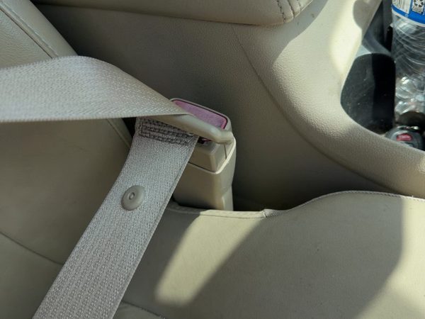 09-12 Impala Passenger Right Front Seat Belt Buckle Receiver Oem Neutral 522 — photo 4