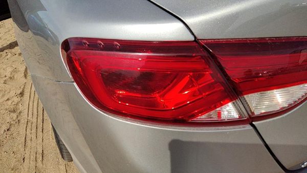 2015-2016 Chrysler 200 Driver Left Tail Light Brake Lamp Oem Rear Outer Quarter — photo 2