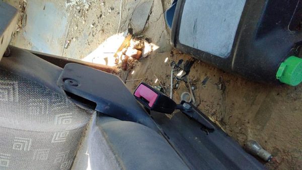 02-06 Dodge Sprinter Van 3500 Passenger Right Front Seat Belt Buckle Receiver — photo 2
