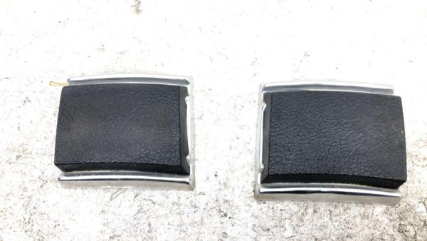 1989 Dodge D100 Driver Passenger Left Right Rear Cab Corner Mouding Pair Set Oem — photo 1