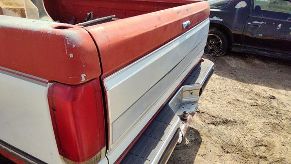 1988 Ford F150 Trunk/decklid/hatch/tailgate Red White — photo 3