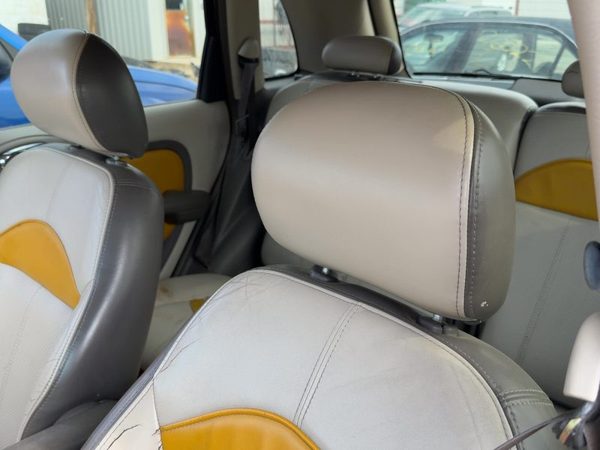 01-02 Pt Cruiser Pair Of Front Headrests Oem Left Right Set Seat Taupe/Beige Fl — photo 4